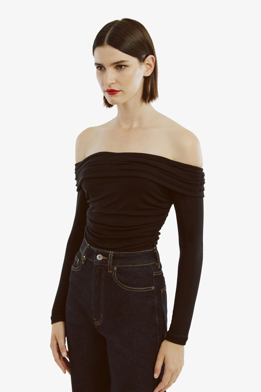 ELSA OFF THE SHOUDLER TOP in colour BLACK
