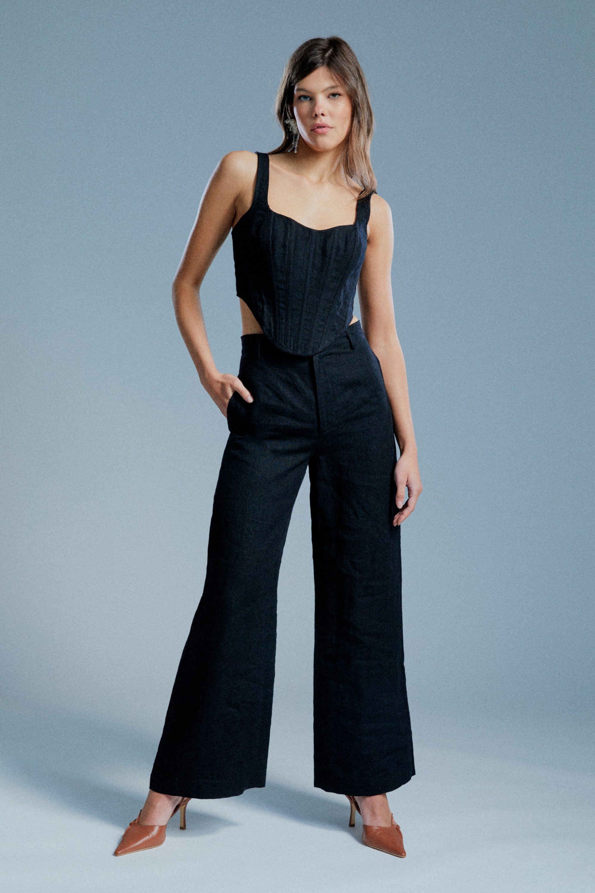 Sleeveless bardot top top