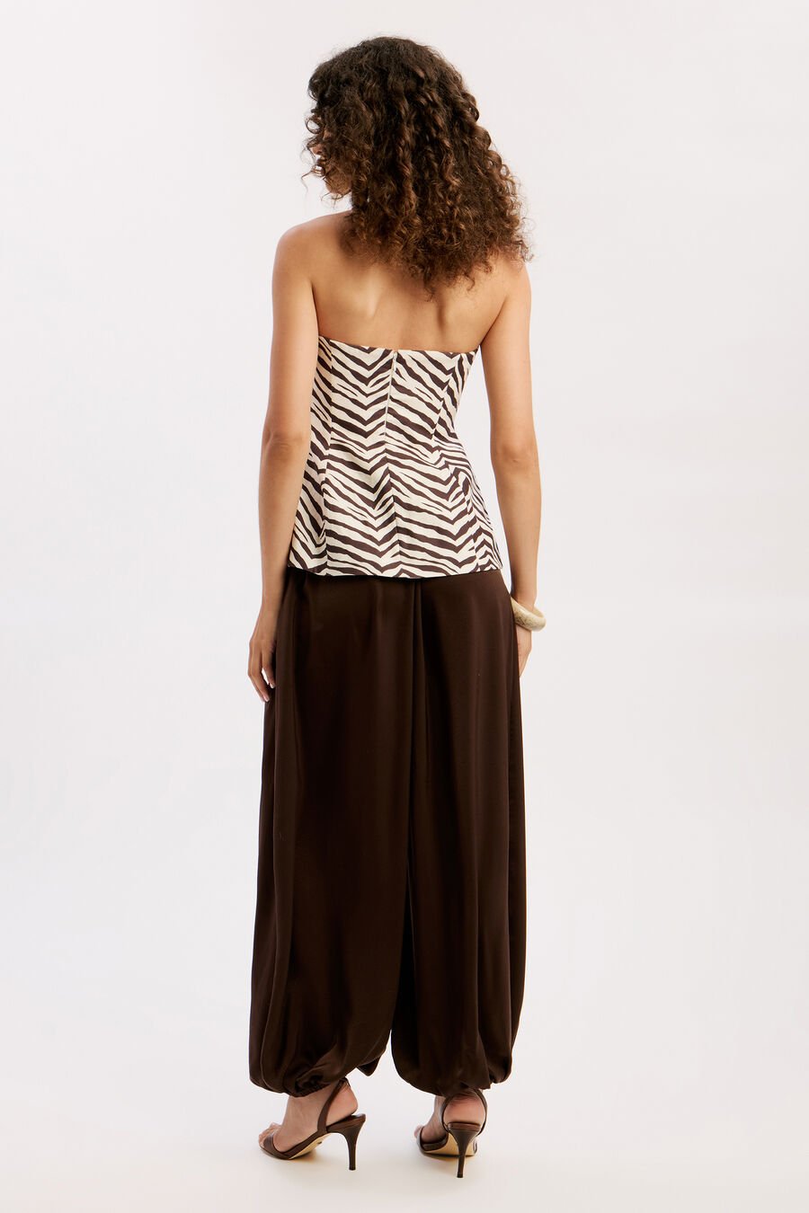 HELENIA LONGLINE STRAPLESS TOP in colour Brown
