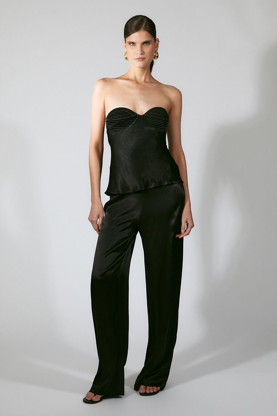 DEVIN MID RISE SATIN PANT in colour Black