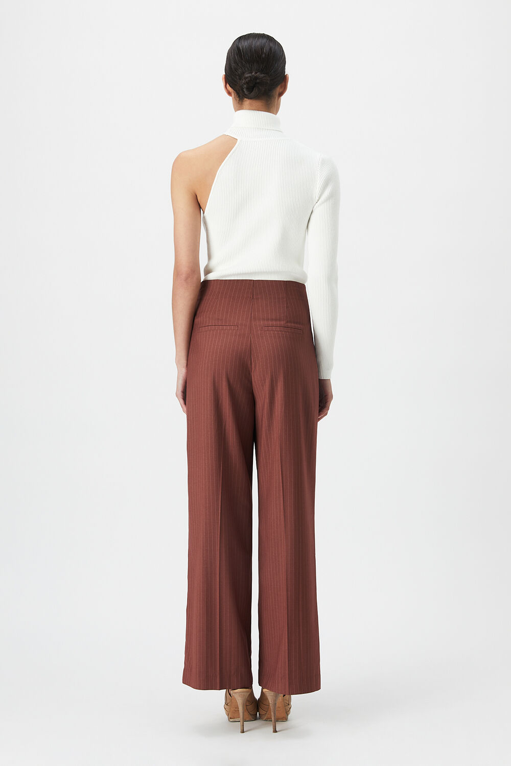 ASYMMETRIC SLV KNIT in colour CLOUD DANCER