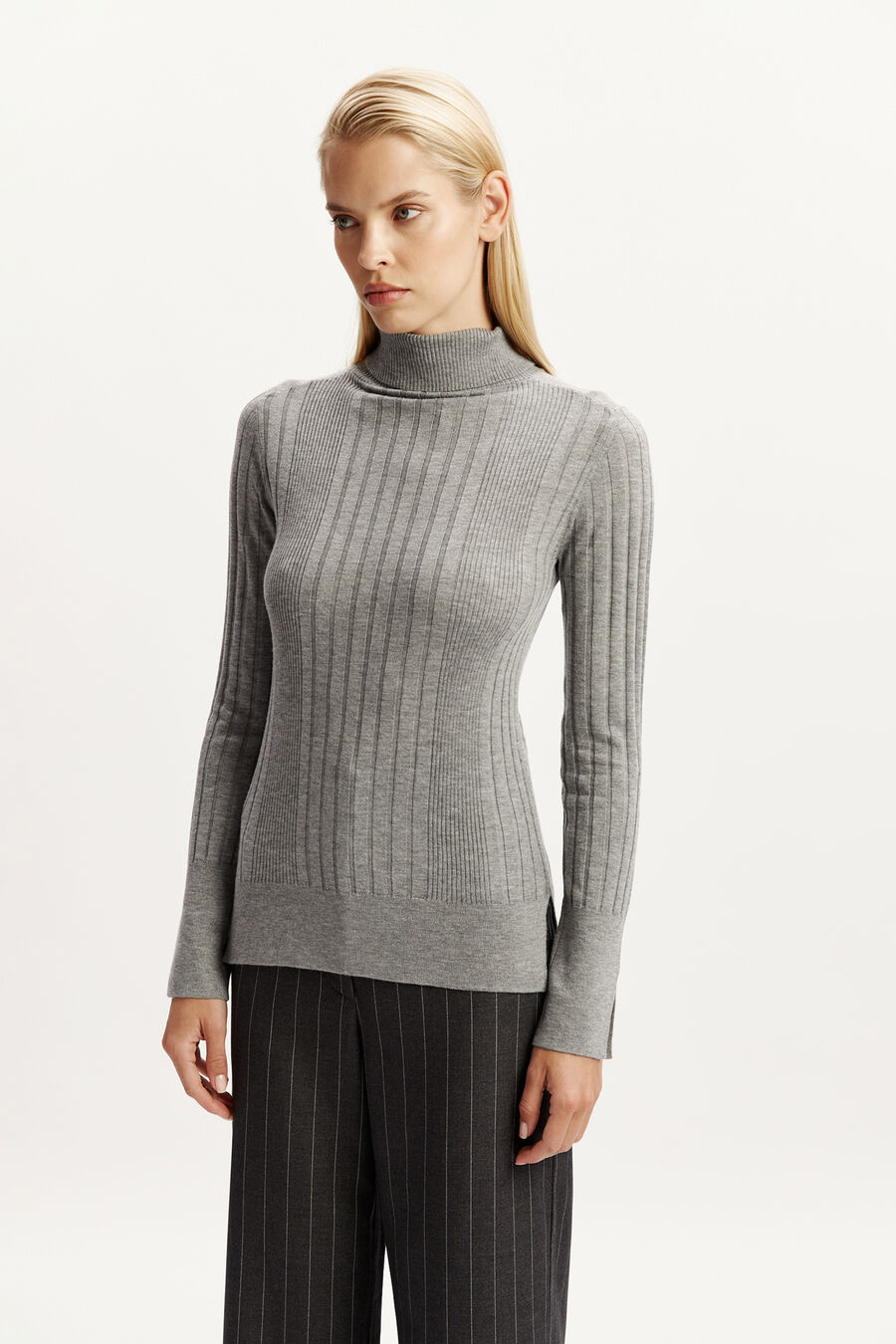 TARSHEE TURTLE NECK KNIT TOP in colour DOVE GREY