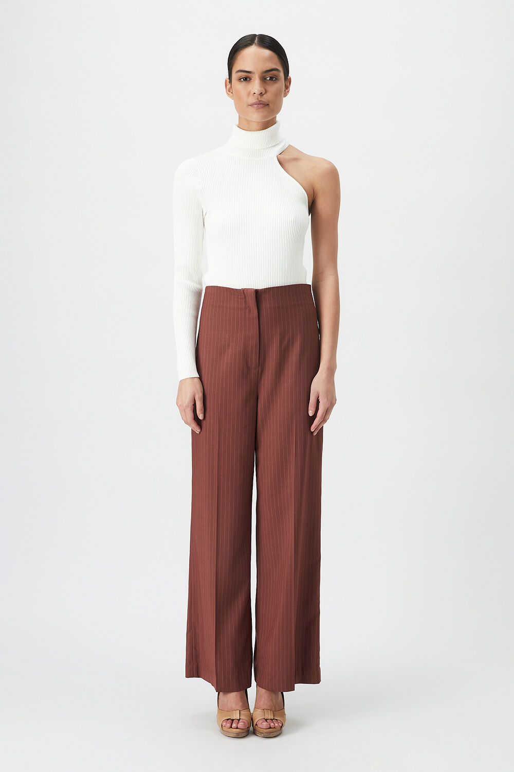 ASYMMETRIC SLV KNIT in colour CLOUD DANCER