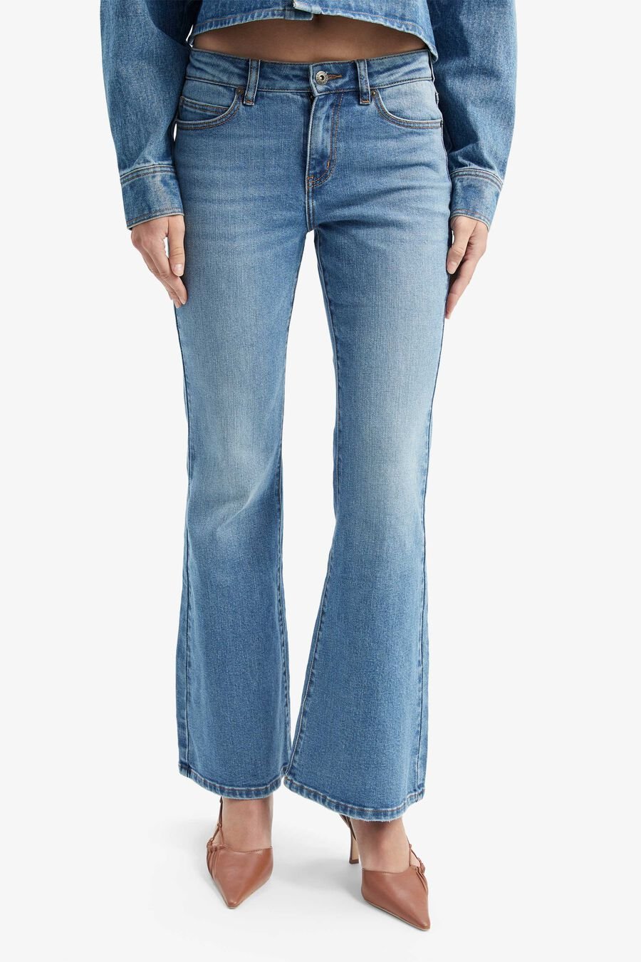 Daxton Low Boot Leg Jeans