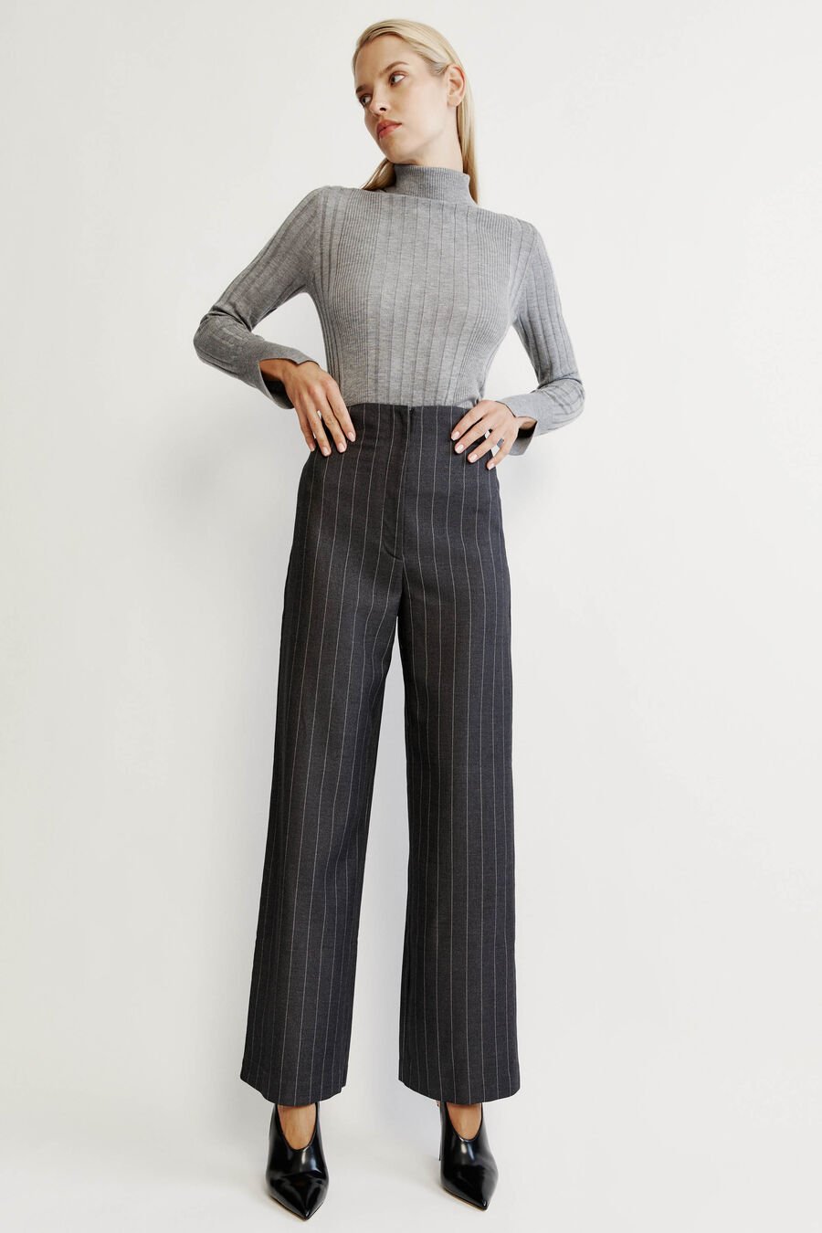 TARSHEE TURTLE NECK KNIT TOP in colour DOVE GREY