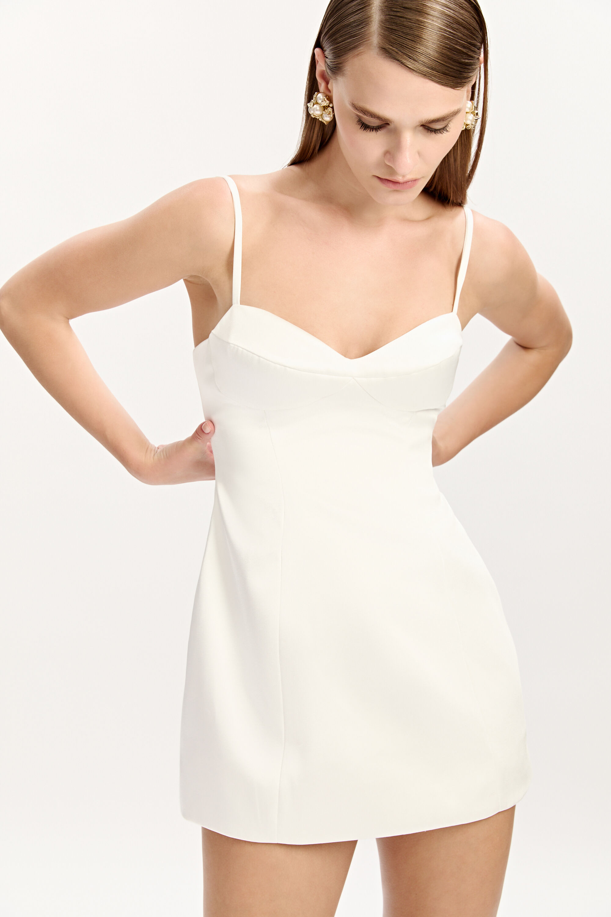 AMOMENTO★hourglass mini dress, white AMOMENTO White Hourglass Mini Dress | Garmentory