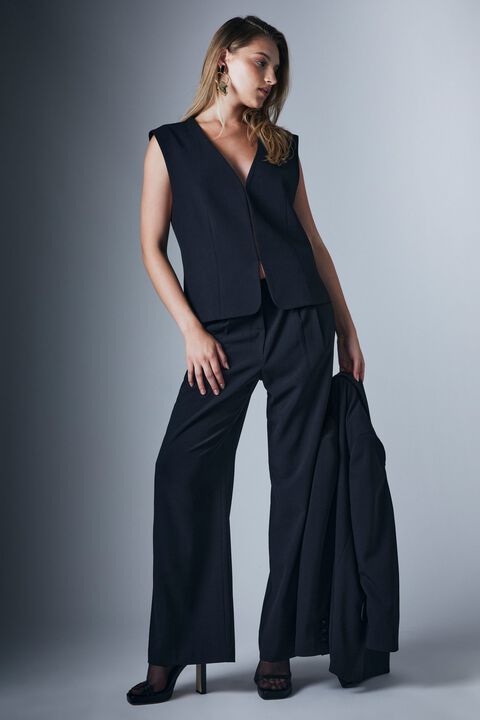 SLOANE LONGLINE VEST in colour CAVIAR