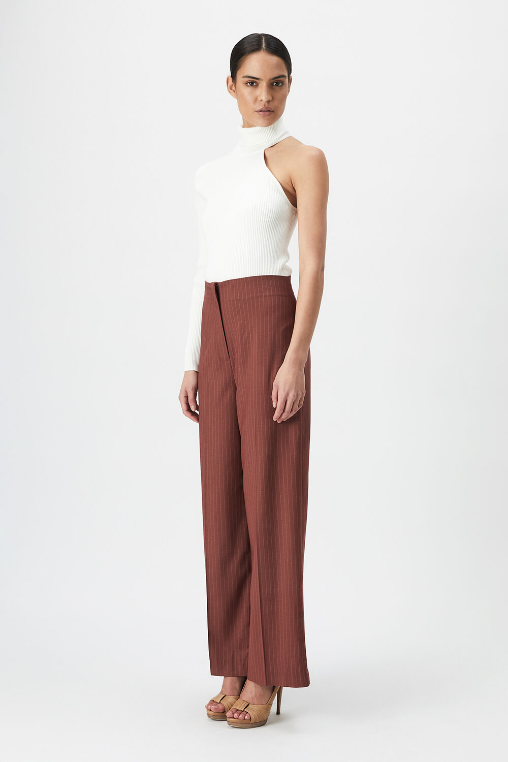 ASYMMETRIC SLV KNIT in colour CLOUD DANCER