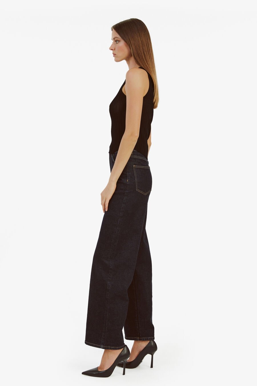 MEREL KNIT TANK in colour BLACK
