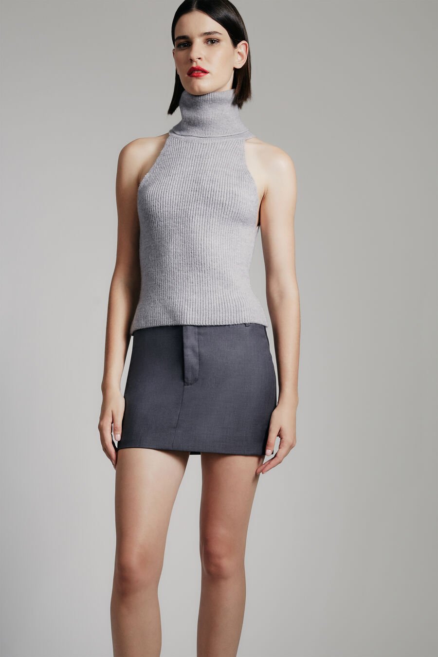 ALEIA SLEEVELESS KNIT TOP in colour GREY