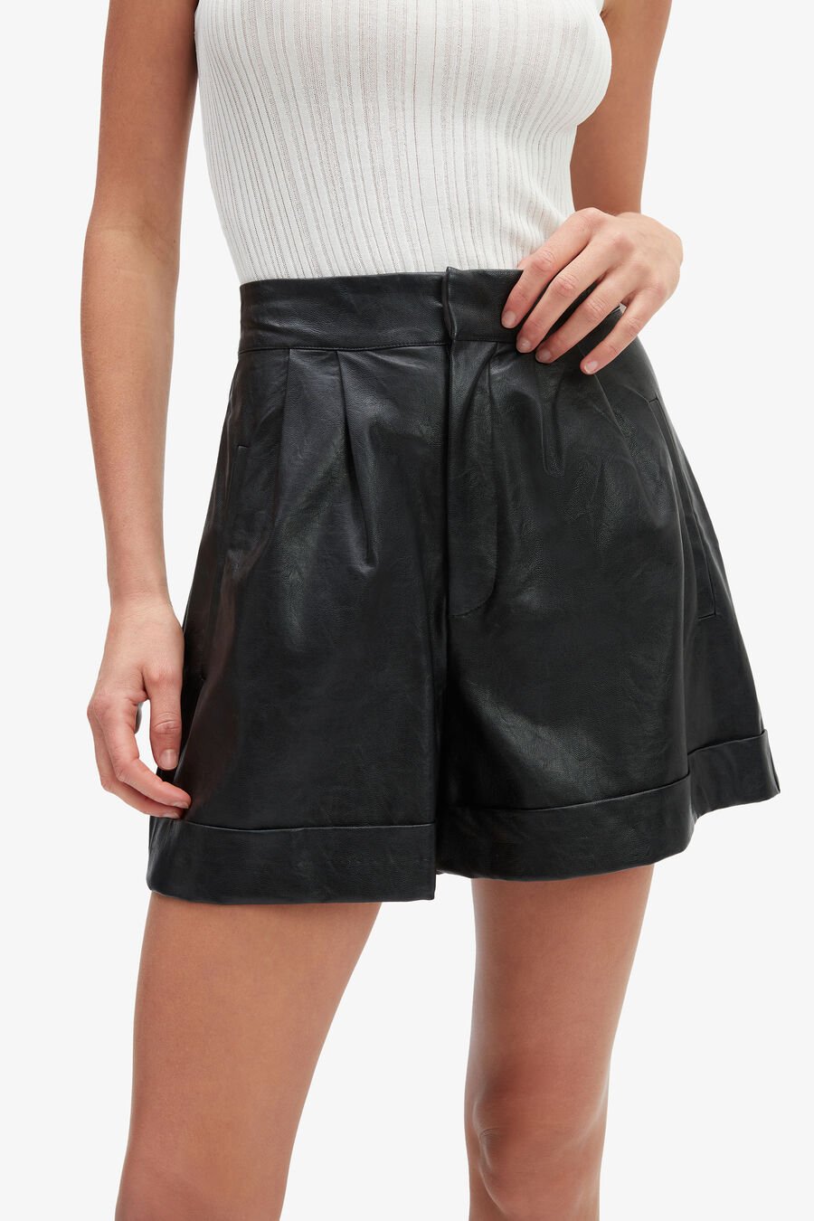 LEON VEGAN LEATHER SHORT in colour BLACK