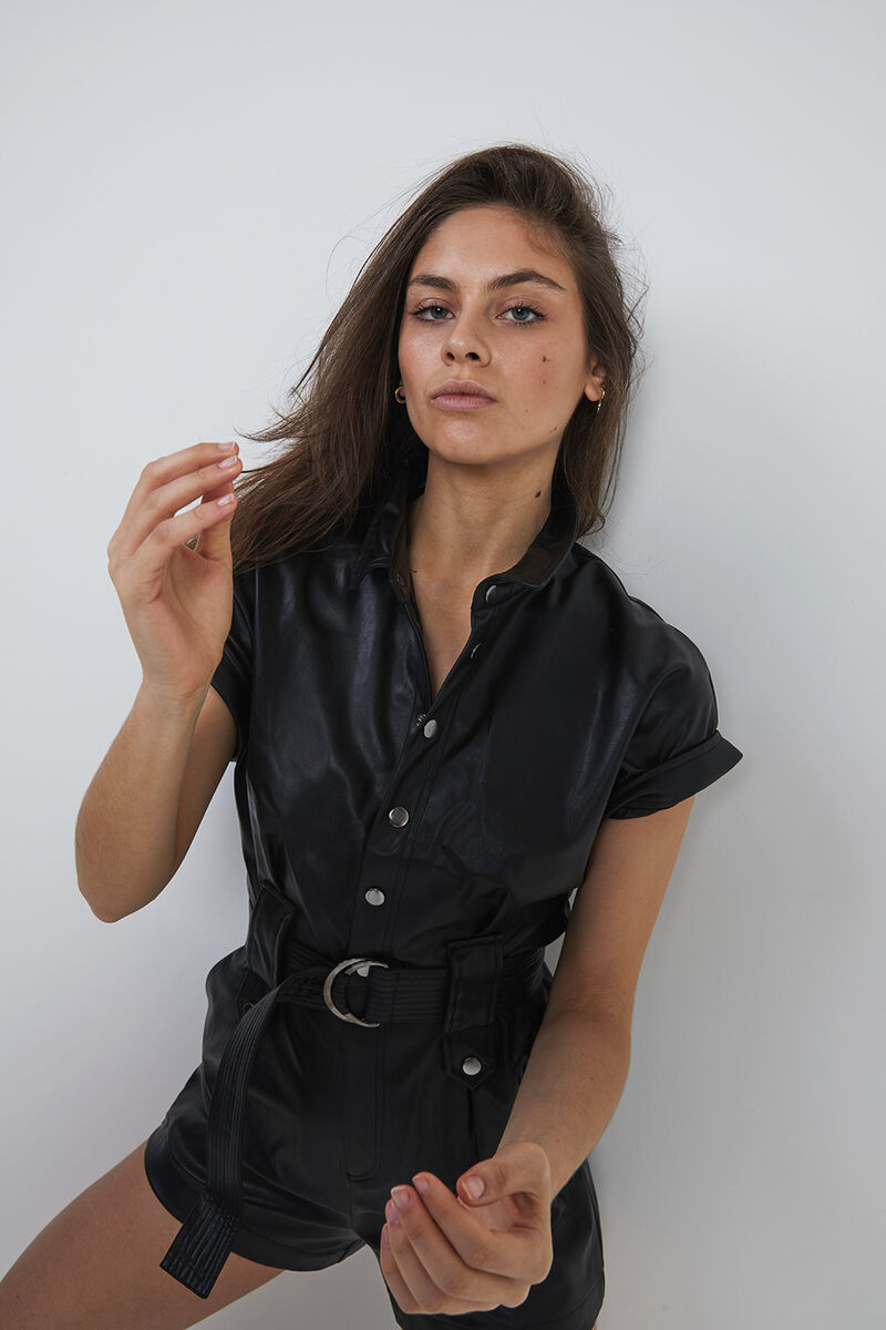新品pry シュウト Black しぶい Extreme-fit Belted Coat