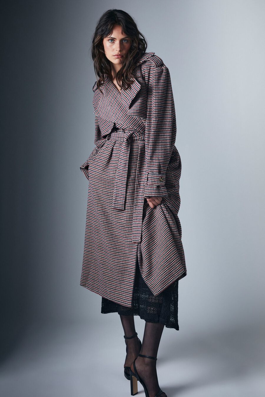 OVERSIZED CHECK TRENCH