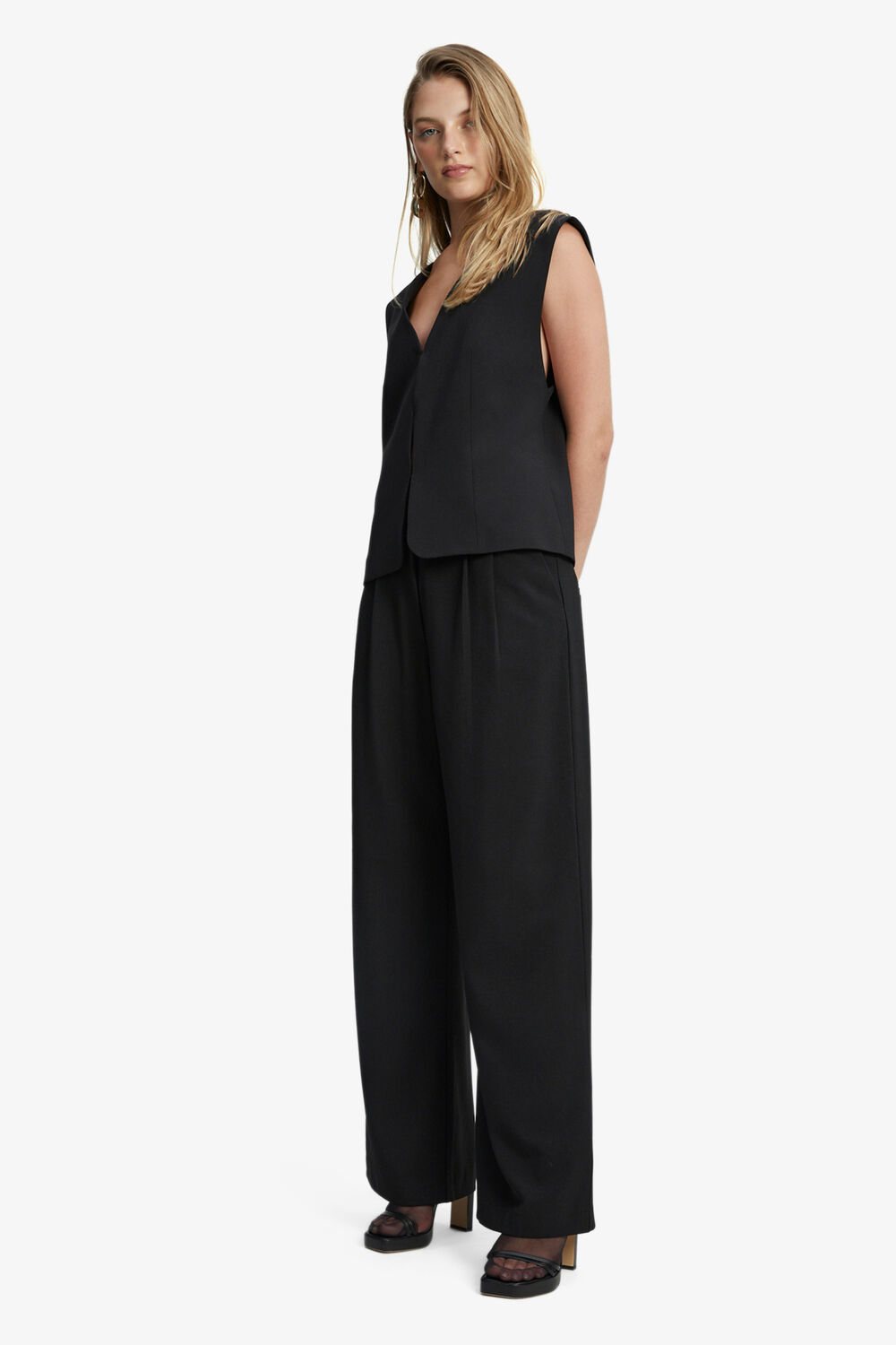 SLOANE LONGLINE VEST in colour CAVIAR