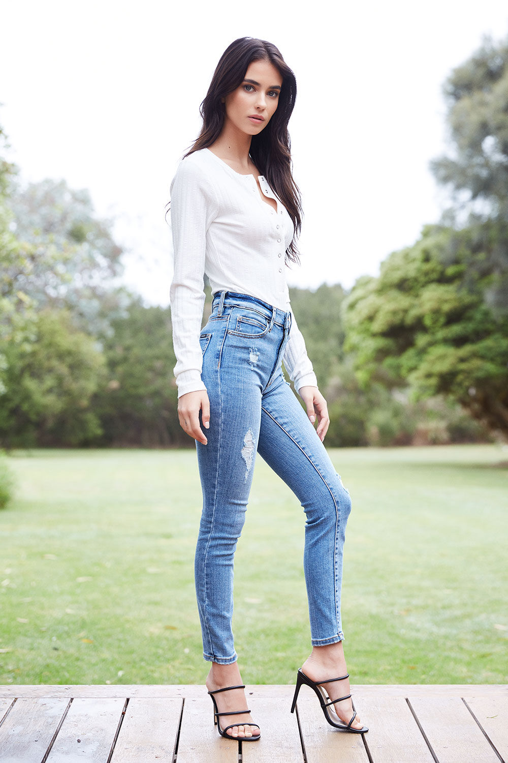KHLOE HI CROP JEAN in colour NIGHTSHADOW BLUE