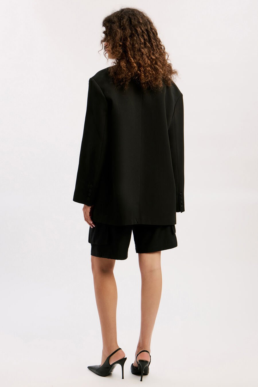 BLAIR TAILORED SHORT in colour BLACK