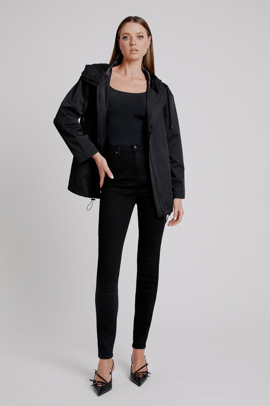 ASTORA HOODED JACKET in colour BLACK