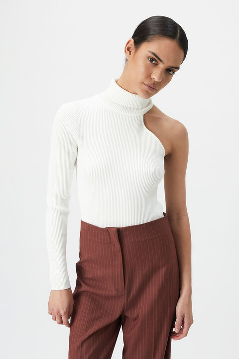 ASYMMETRIC SLV KNIT in colour CLOUD DANCER