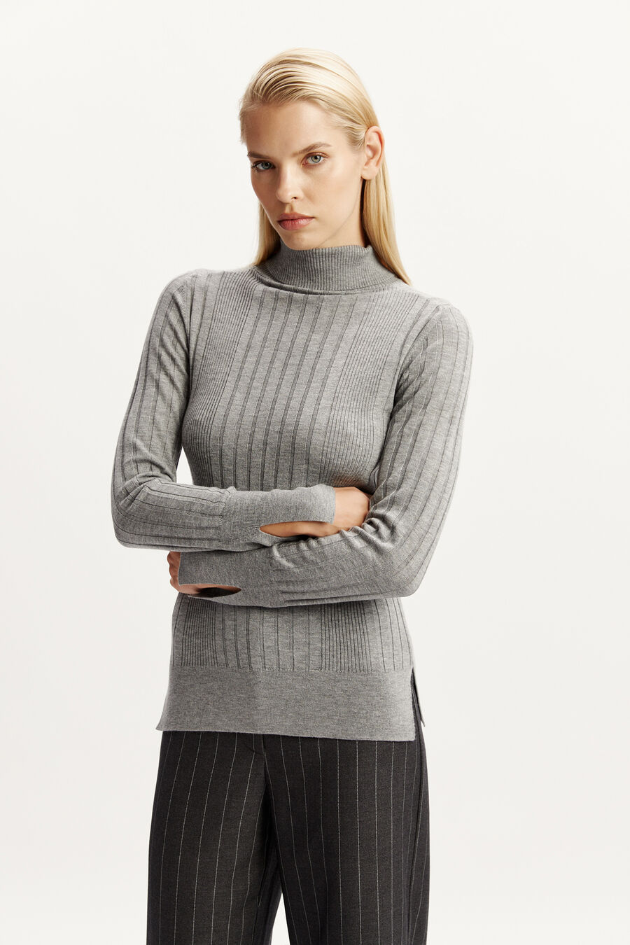 TARSHEE TURTLE NECK KNIT TOP in colour DOVE GREY
