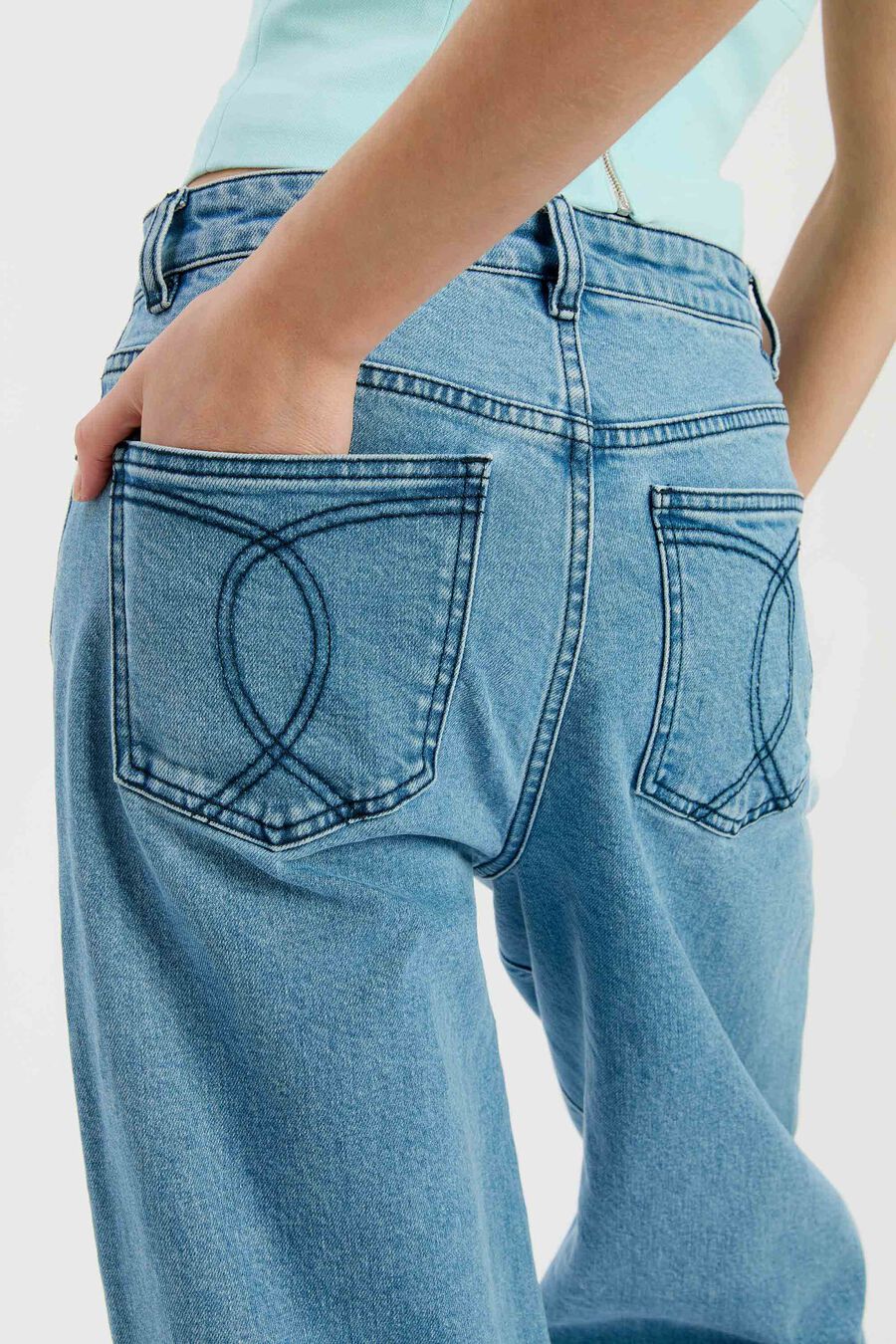 Delphina Barrel Leg Jean