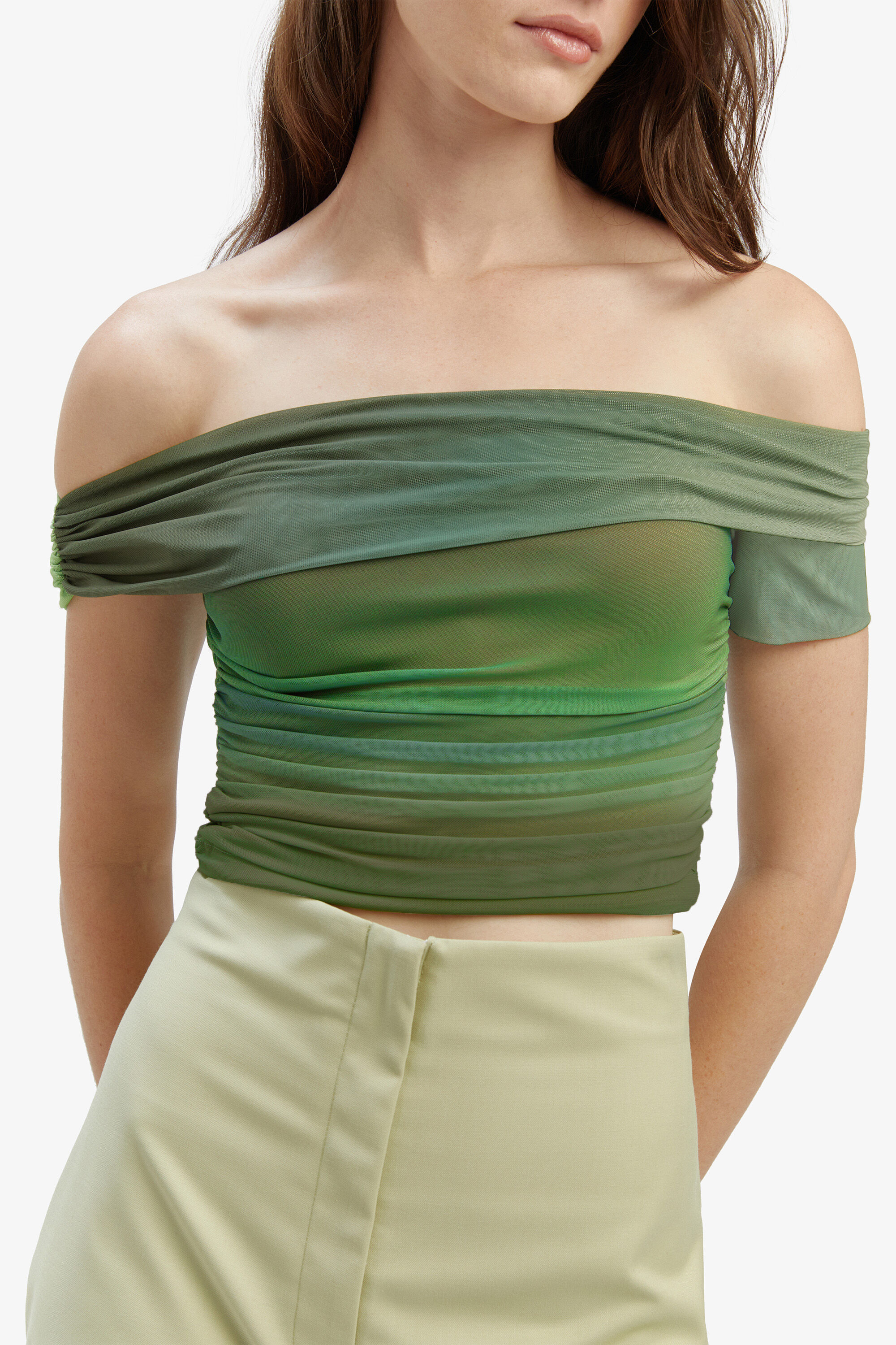 Coloured mesh top store