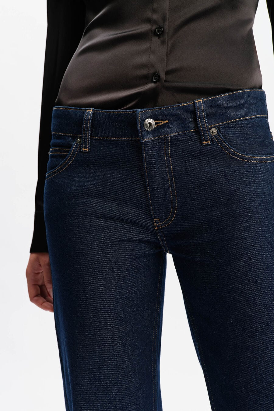030 Low Rise Straight Leg Jean