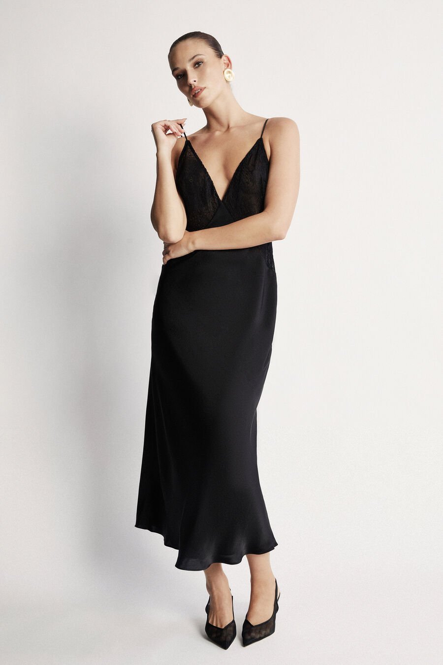 VIVIANNA MAXI DRESS in colour BLACK