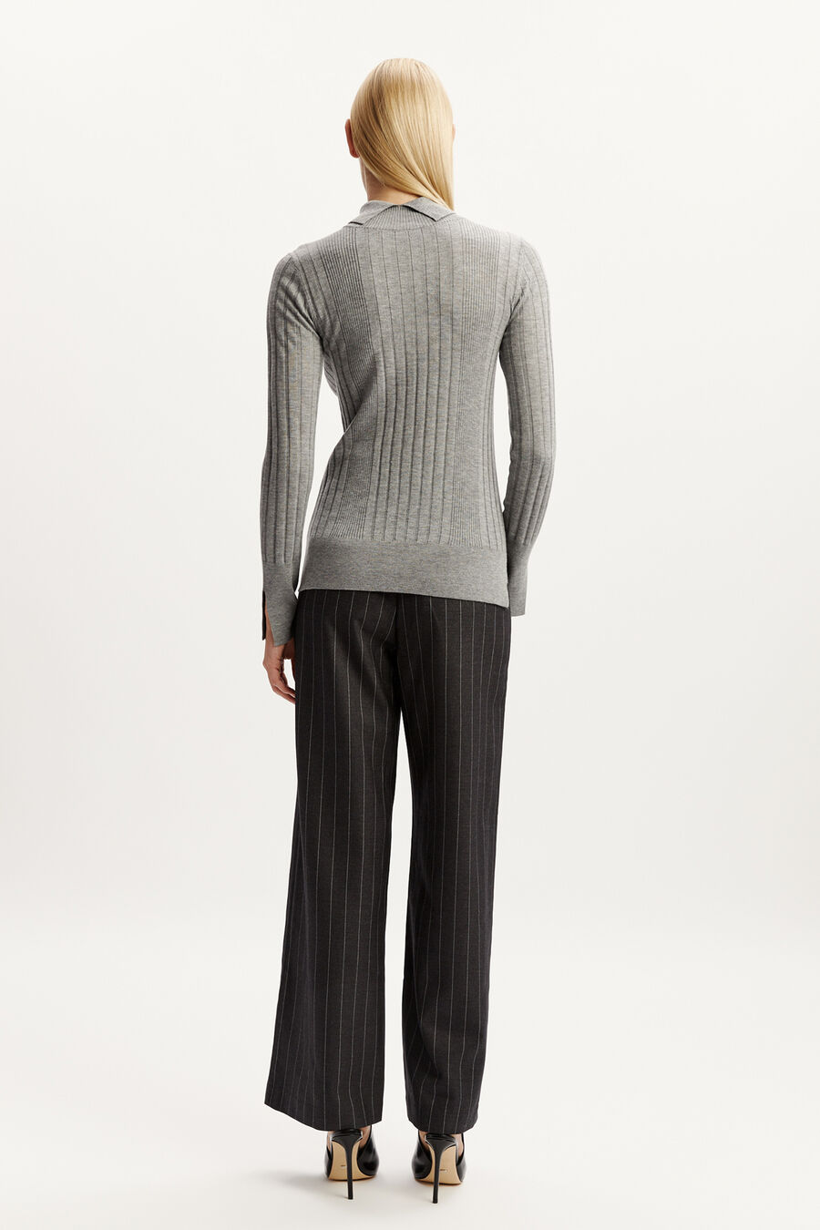 TARSHEE TURTLE NECK KNIT TOP in colour DOVE GREY