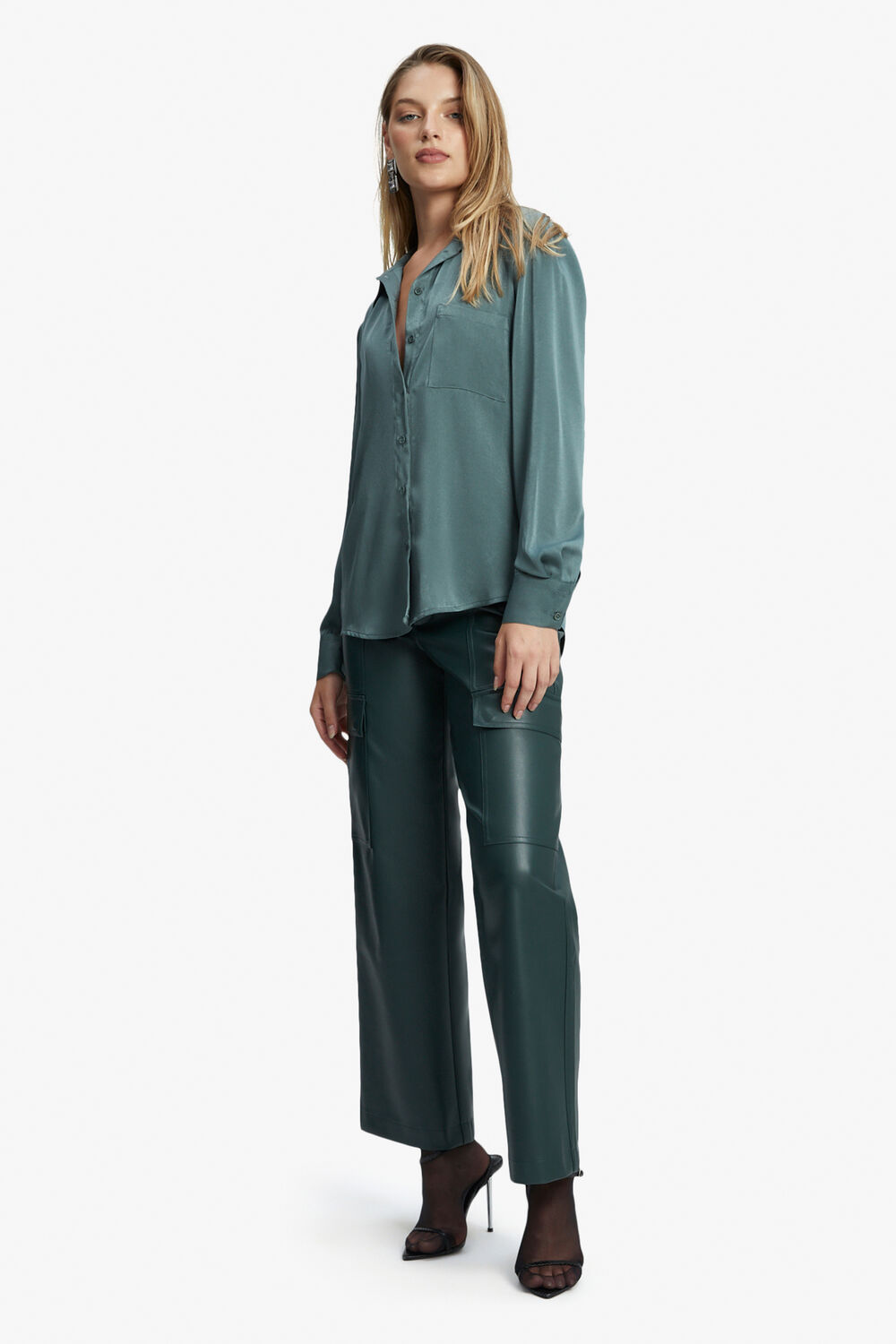 CLASSIC COLLAR SHIRT in colour SEAGRASS