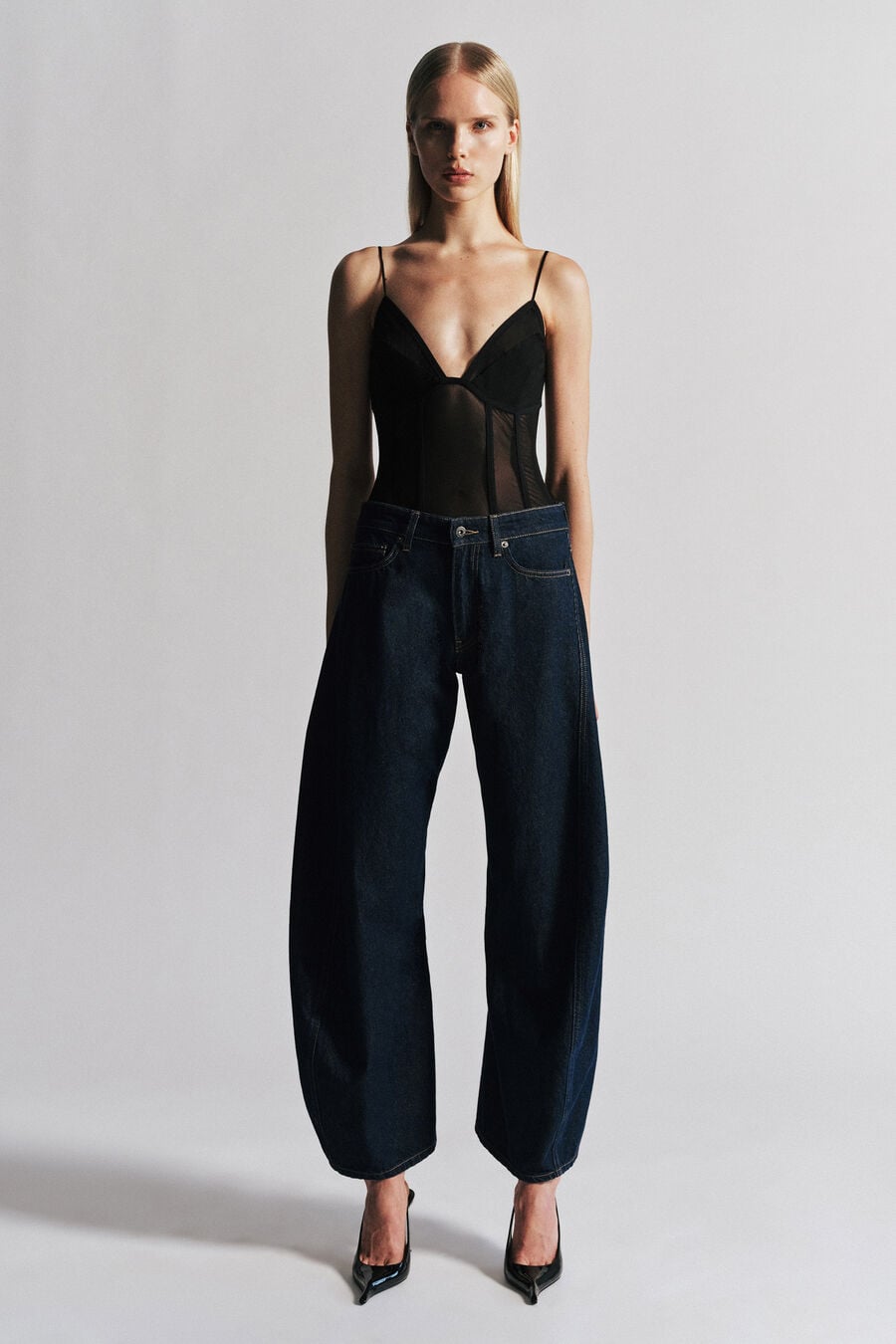 030 Mid Rise Relaxed Fit Jean