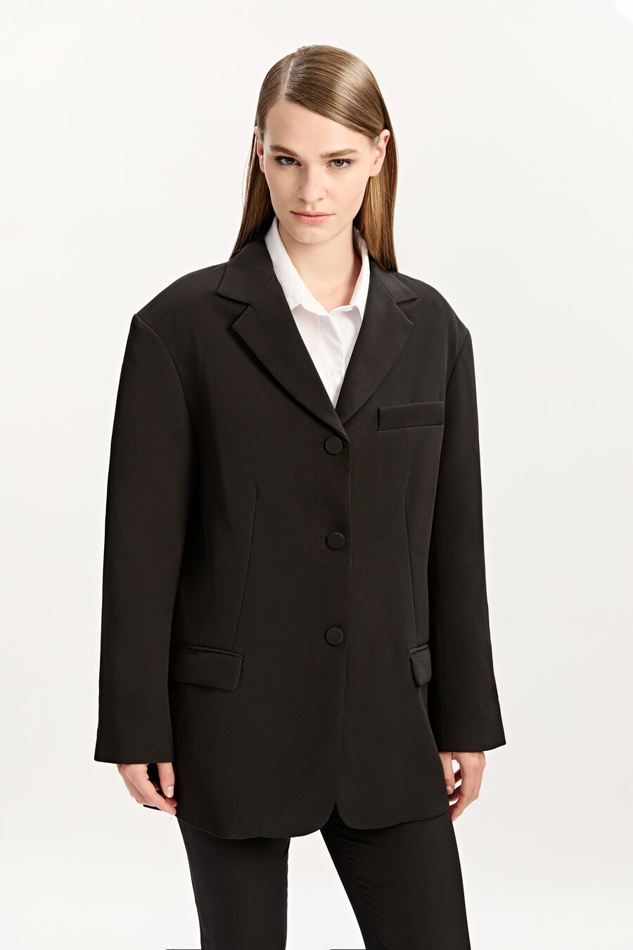 AKIA OVERSIZED BLAZER in colour BLACK