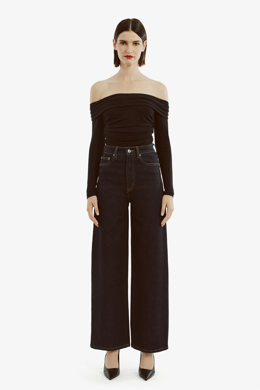 ELSA OFF THE SHOUDLER TOP in colour BLACK