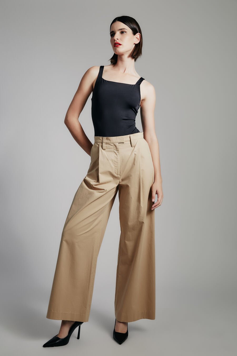 FAITH RELAXED PANT in colour BEIGE