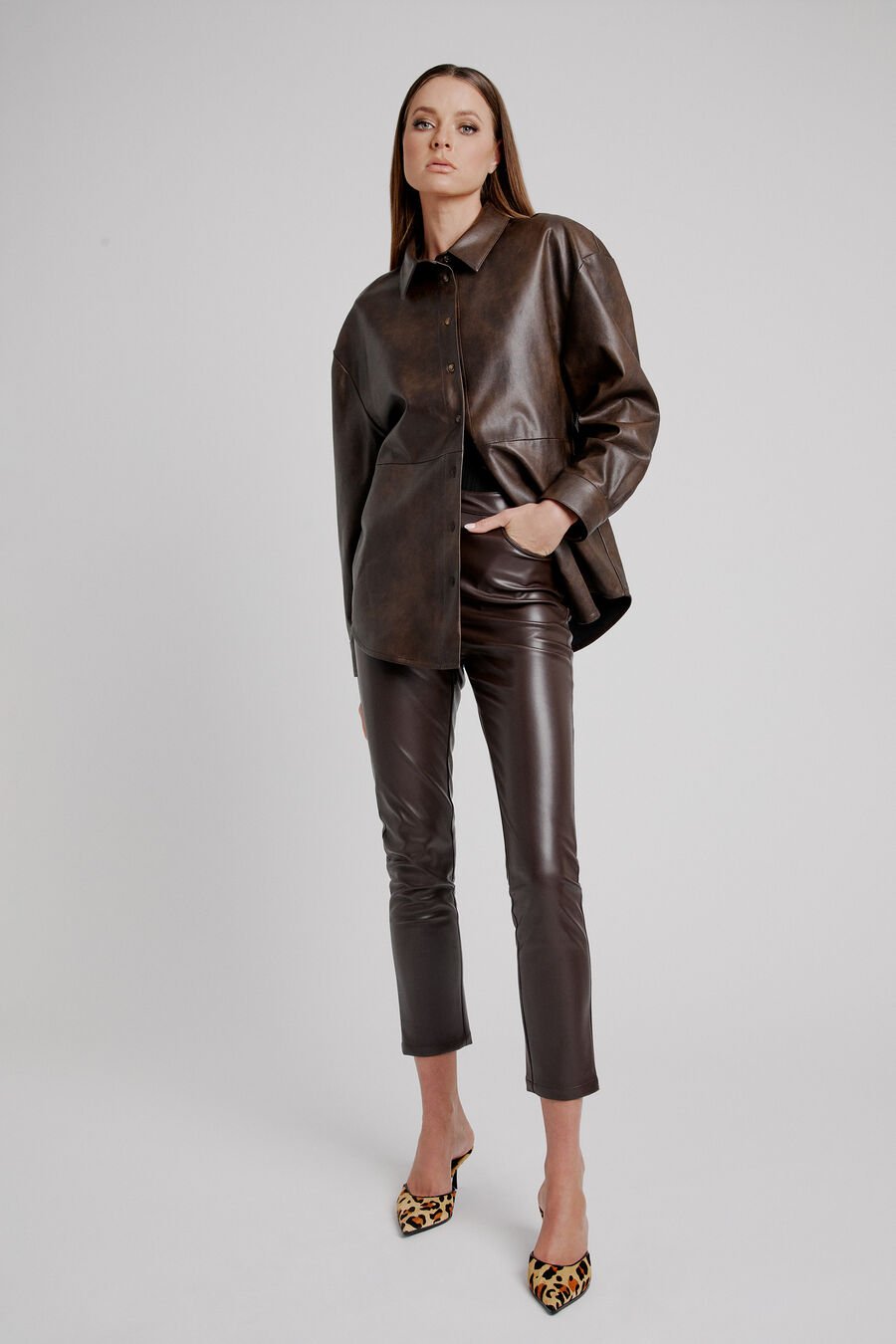 PEARSON VEGAN LEATHER PANT in colour Dark Chocolate