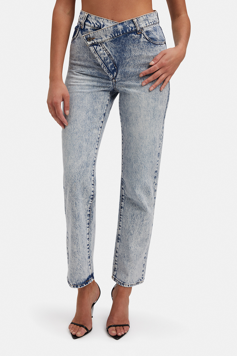 Remi Crossover Jeans In Acid Bardot