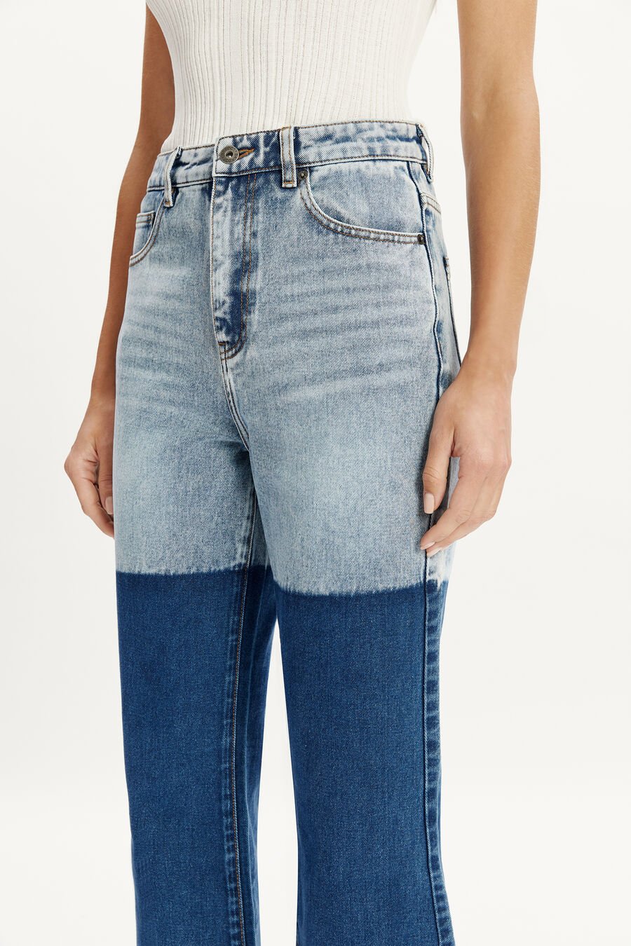 Pia Two Toned Flared Jeans