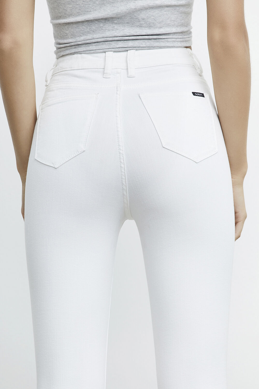 KHLOE HI CROP RIP JEAN in colour SNOW WHITE