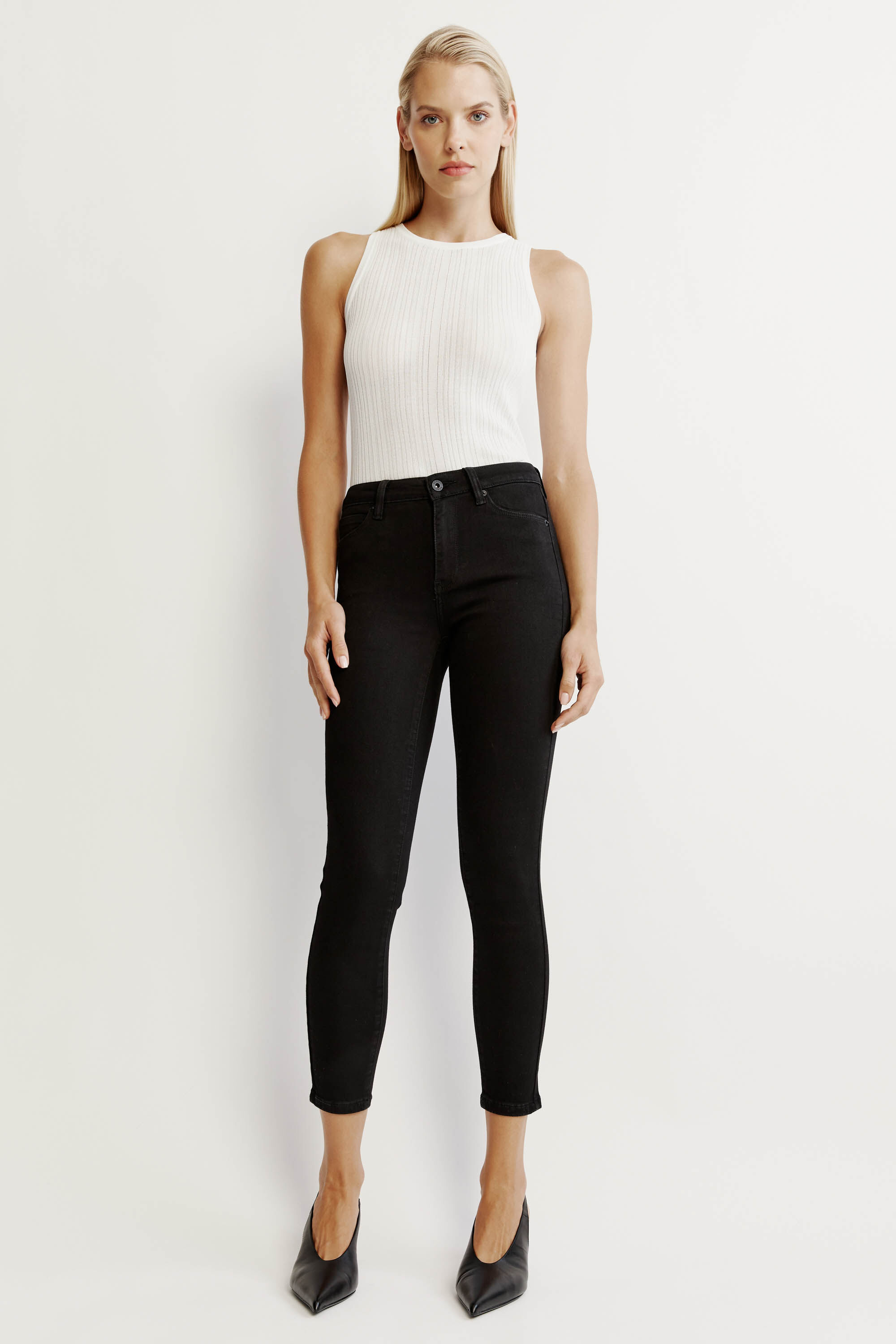 Bella Mid Rise Jeans In Black Bardot