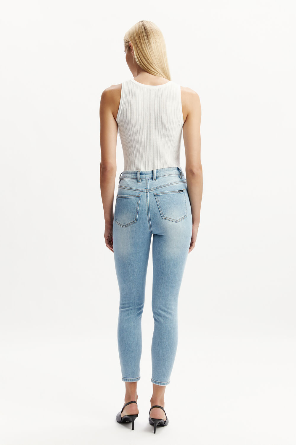 KHLOE HI CROP JEAN in colour NIGHTSHADOW BLUE