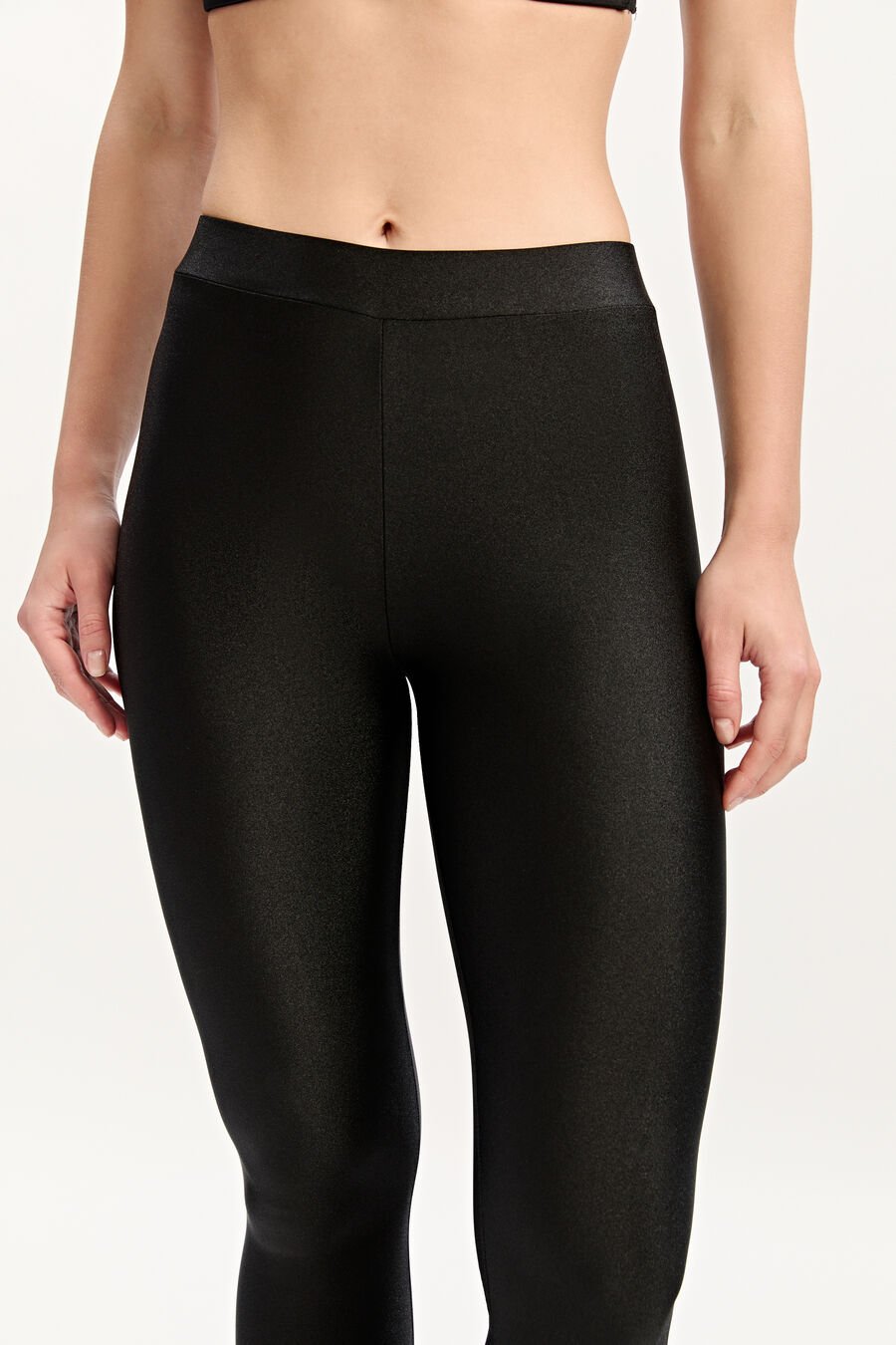 ROLLER LEGGING in colour BLACK