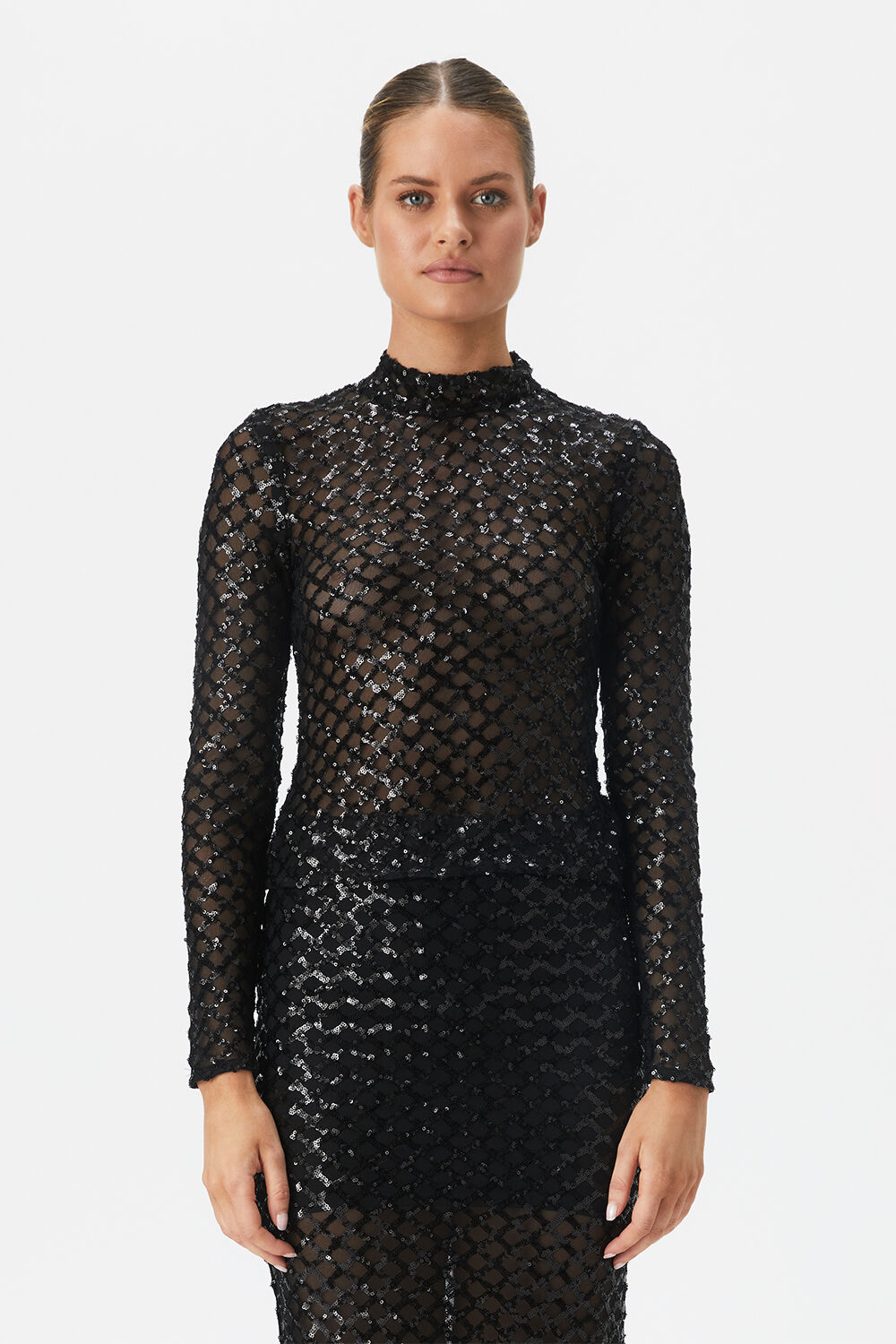 Sequin mesh top outlet
