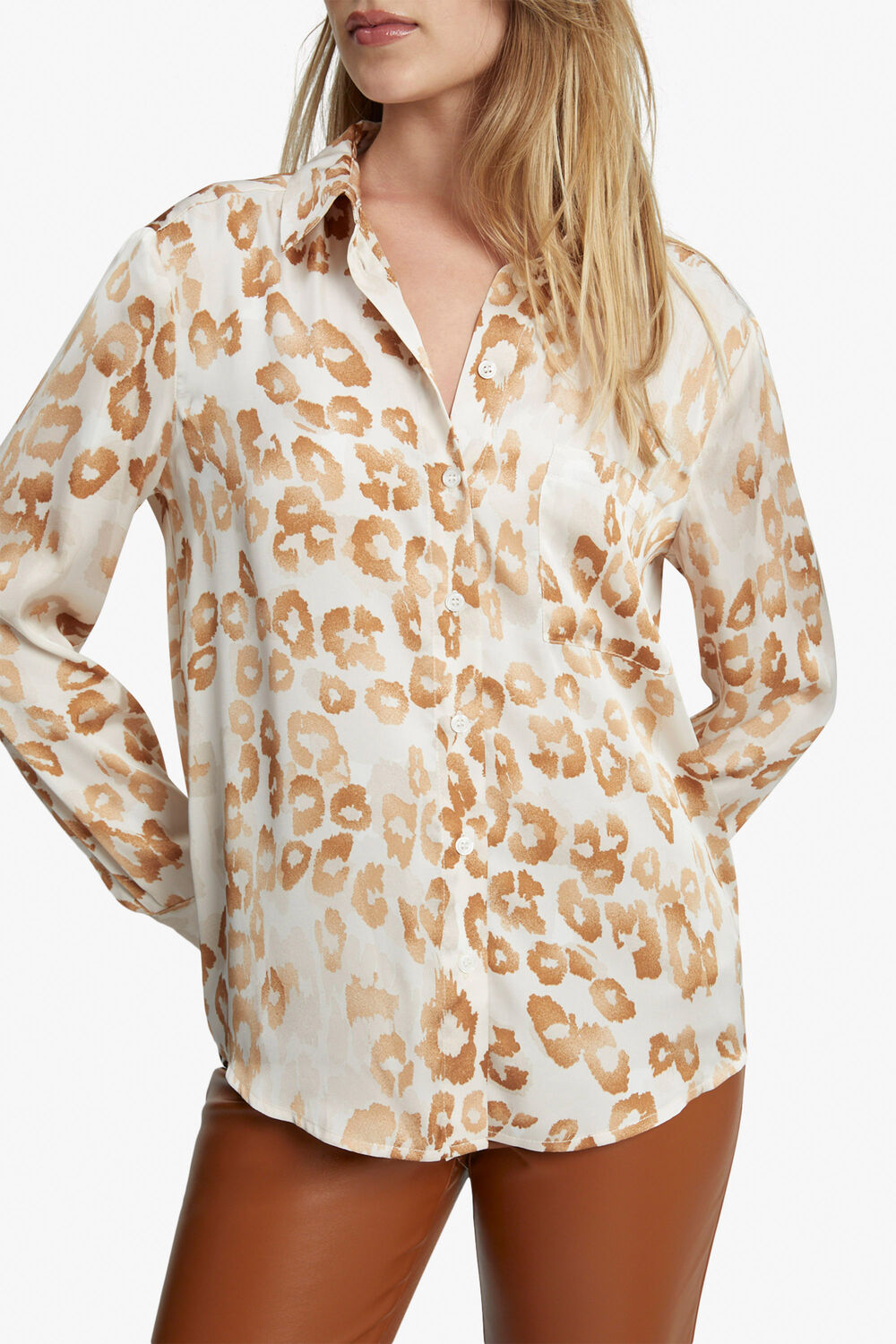 CLASSIC COLLAR SHIRT in colour LATTE