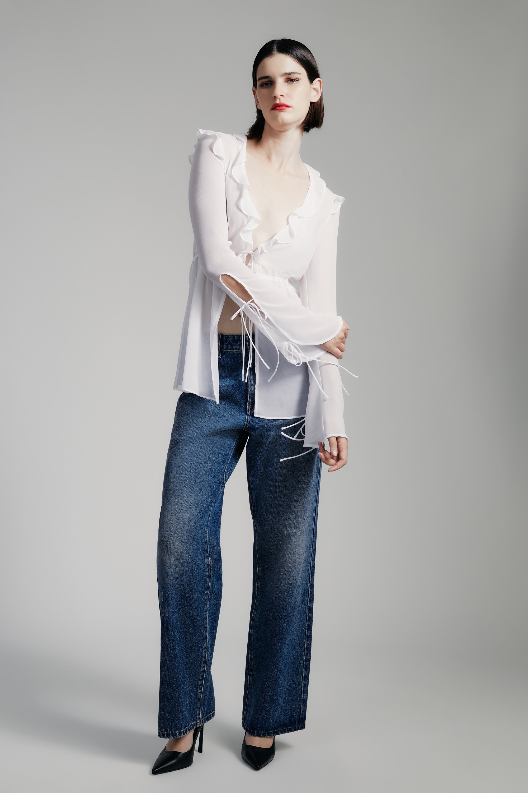 BARDOT DHALIA FRILL BLOUSE